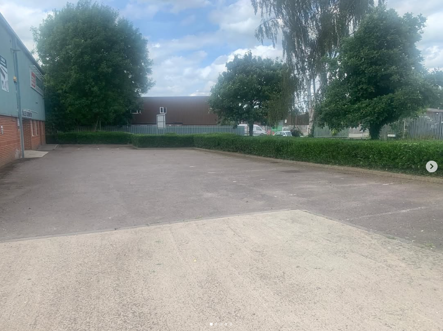 carparking with hedge